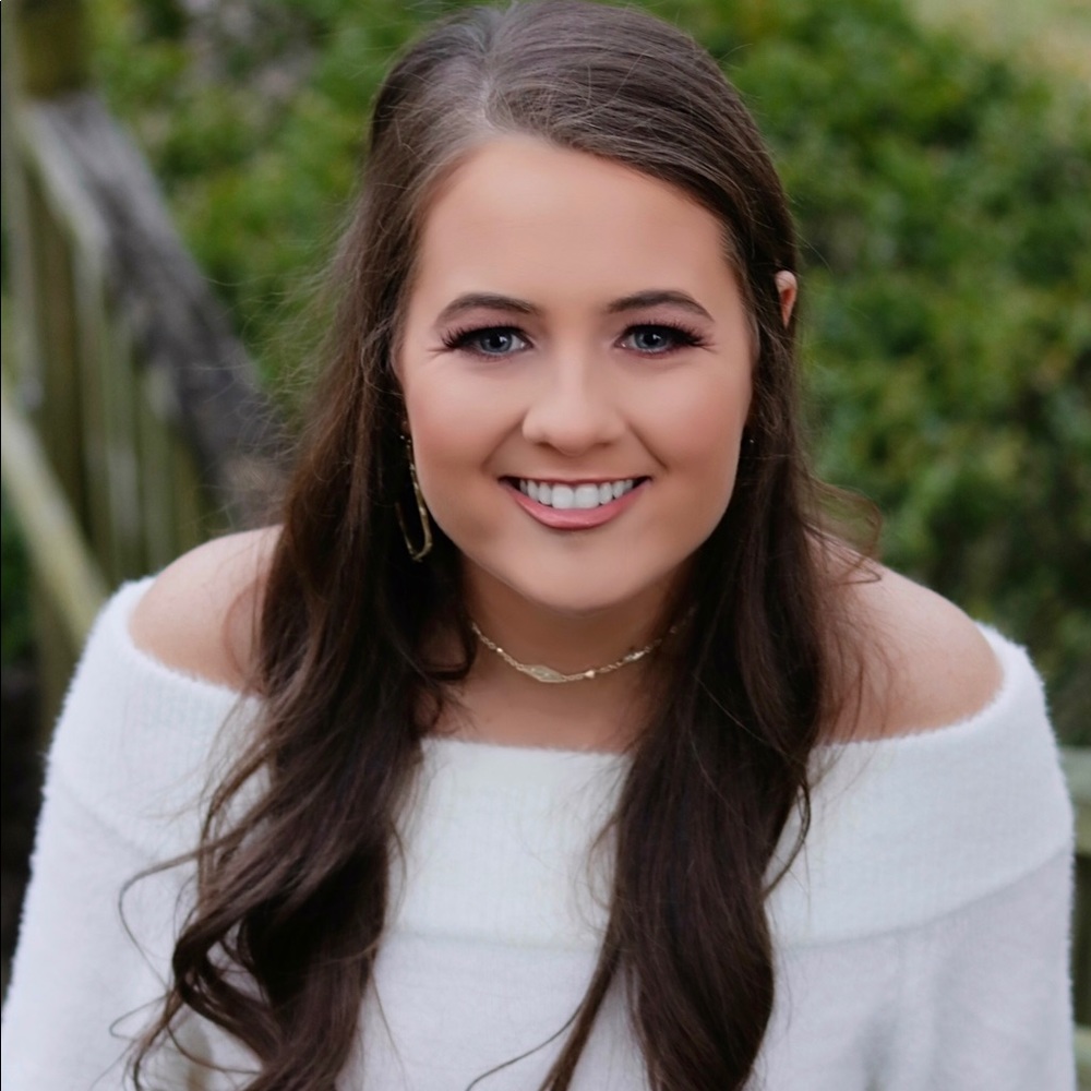 Meet your Posher, Demi